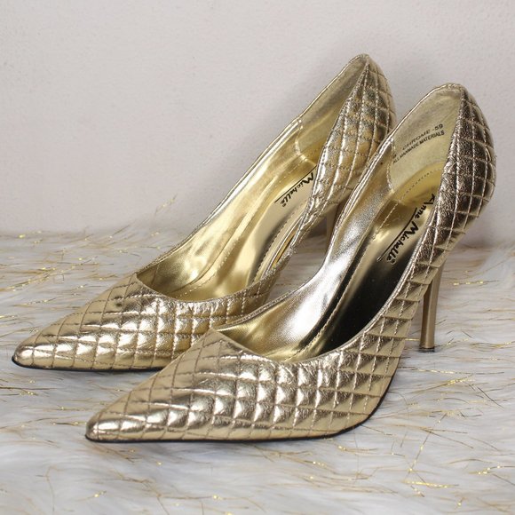 Anne Michelle Vintage Metallic Gold Quilted Heels - Picture 2 of 6